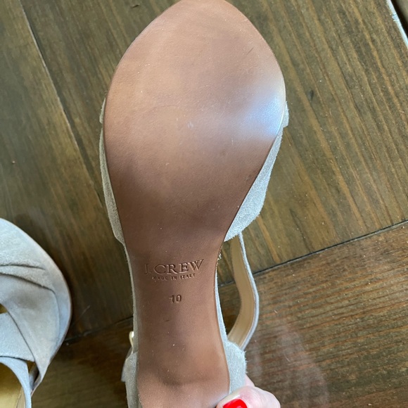 Shoe - Picture 2 of 3